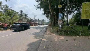 Land for sale in urapola
