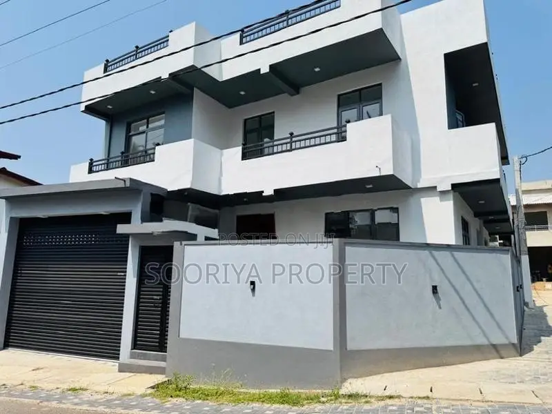බයිපාස් පාරට නුදුරින් Brand New Luxury නිවසක් විකිණීමට - Piliyandala