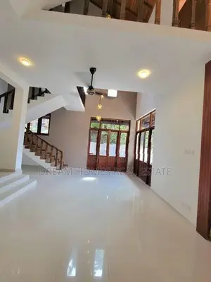 Spacious 7-Bedroom House in Battaramulla Subuthipura
