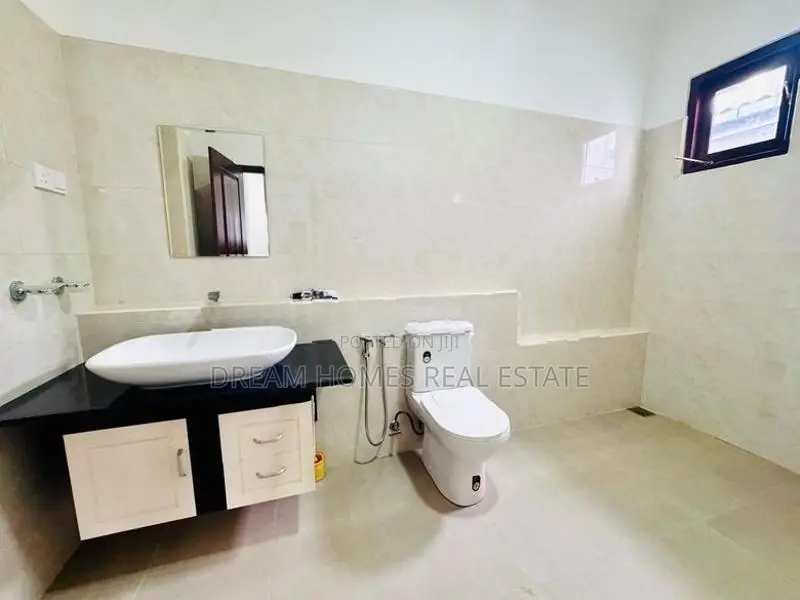 Modern House for Sale in Jayanthipura, Battaramulla