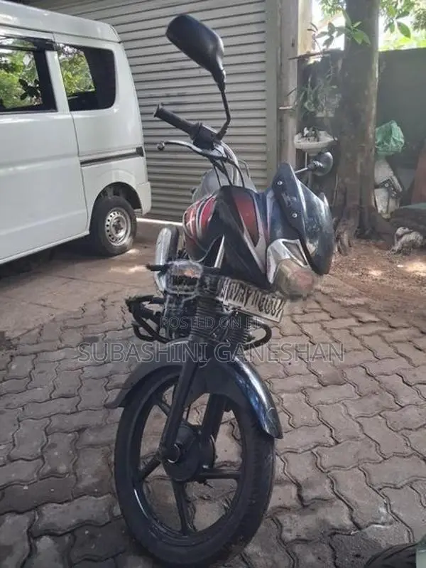 Bajaj Discover 2014