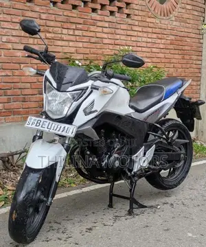 Honda CB Hornet 2016