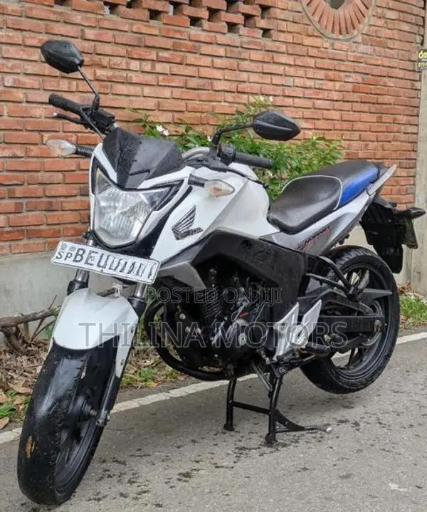Honda CB Hornet 2016