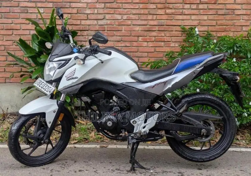 Honda CB Hornet 2016