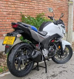Honda CB Hornet 2016