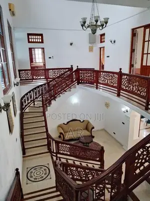 Colombo 3 Luxury Residence Located at Alfred Place for Sale