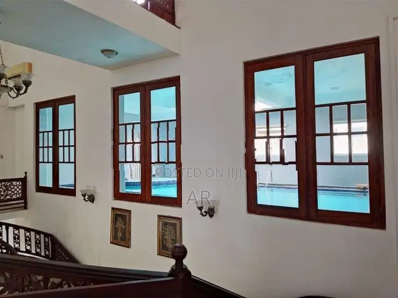 Colombo 3 Luxury Residence Located at Alfred Place for Sale