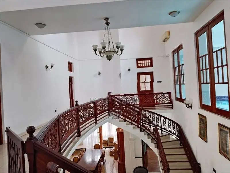 Colombo 3 Luxury Residence Located at Alfred Place for Sale