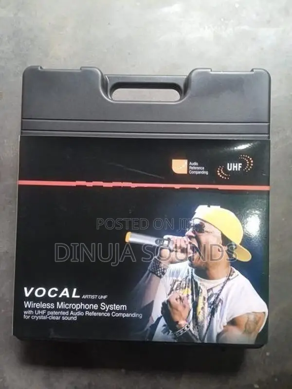 Professional UHF Wireless Microphone