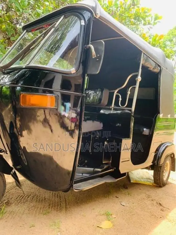 Bajaj RE 1995