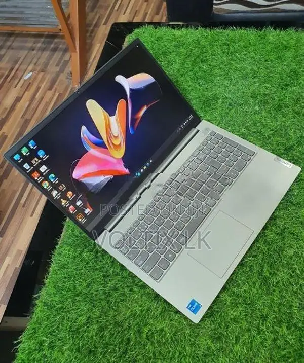 Lenovo i5 11th Gen 2.40GHZ 8GB RAM 256GB NVME Fingerprint Keyboard