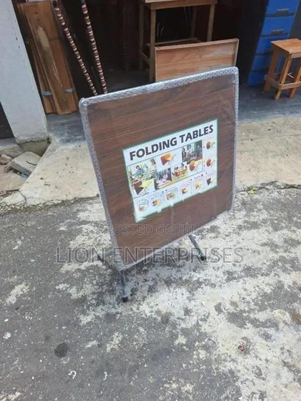 Folding Tables 2×2