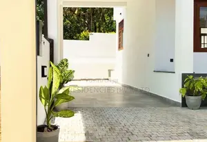 Home for Sale in Yakkala - M12