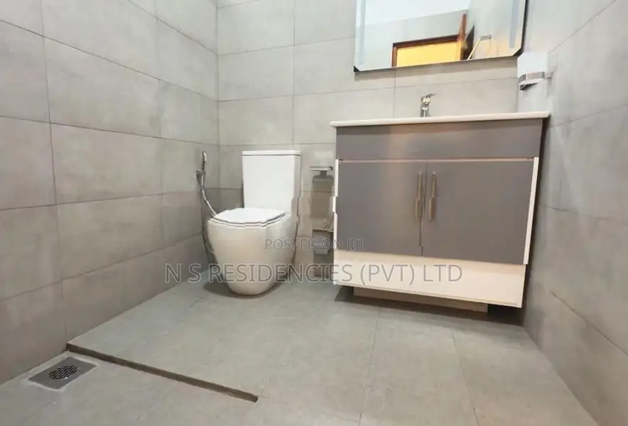 Home for Sale in Yakkala - M12