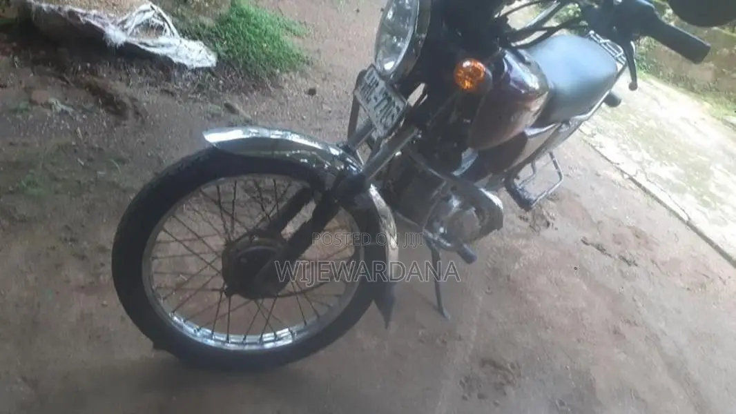 Bajaj Boxer 2005