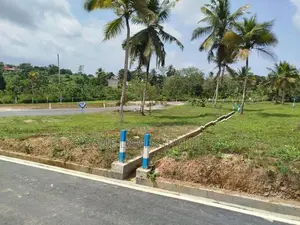 පොල්ගස්ඕවිට හන්දියට ආසන්නව බිම් කොටස් විකිණීමට