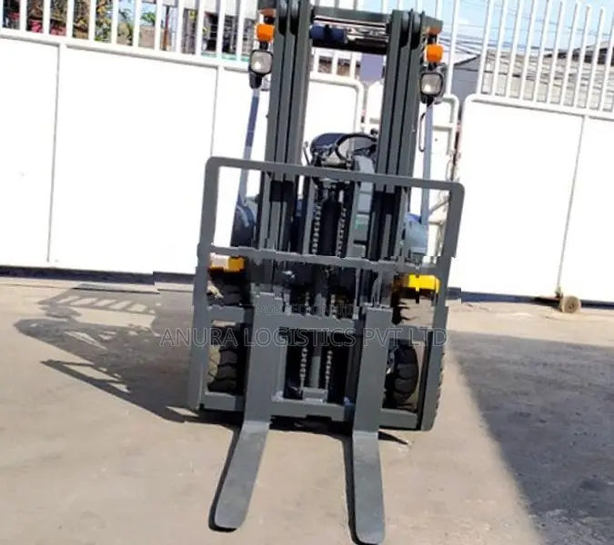 Komatsu 3 Ton Forklift 2011