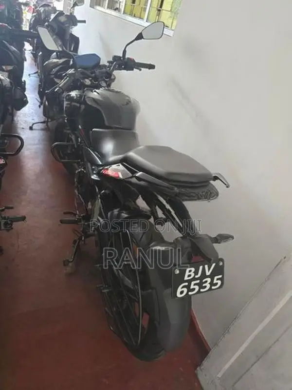 Bajaj Pulsar N160 2025