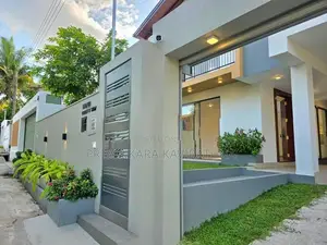 Uncommon Super Quality Mordern House - Piliyandala