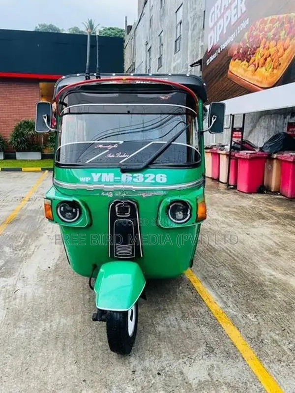 Bajaj RE 2011