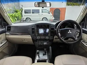 Mitsubishi Montero Diesel 2014