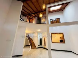 බටුවන්දර පිහිටි අලුත්ම දෙමහල් නිවස විකිනීමට