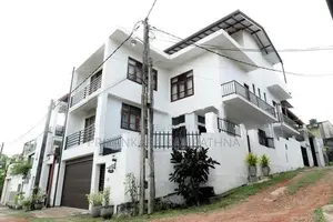Luxury House For Sale in Pannipitiya