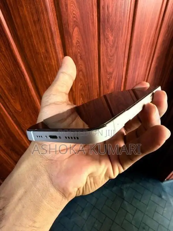 Apple iPhone 12 (Used)