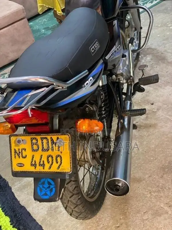 Bajaj CT100 2016