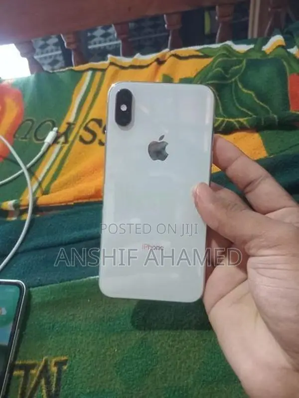 Apple iPhone XS (Used)