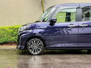 Toyota Roomy Custom G Turbo 2023