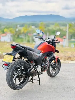 Honda CB Hornet 160R 2016