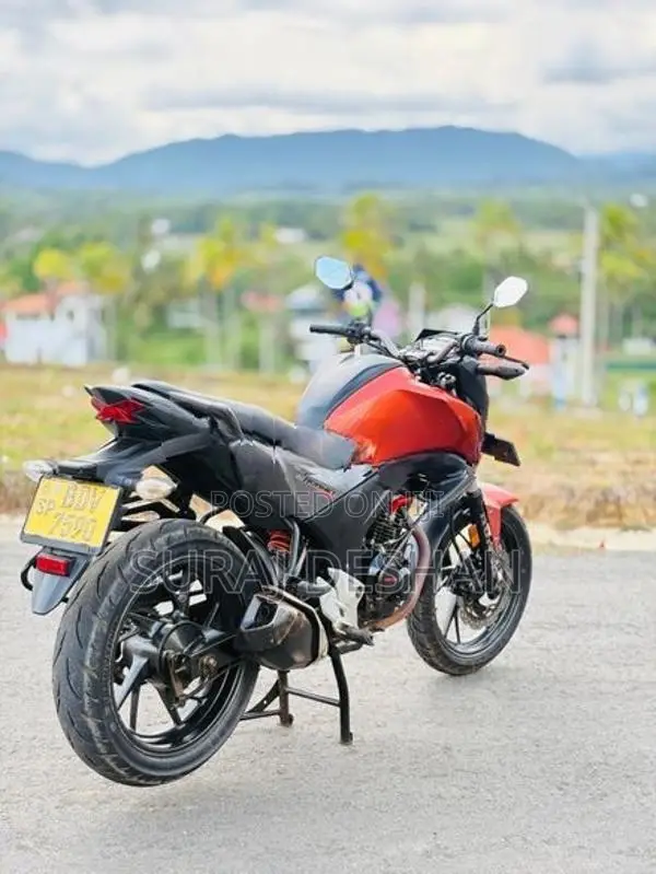 Honda CB Hornet 160R 2016
