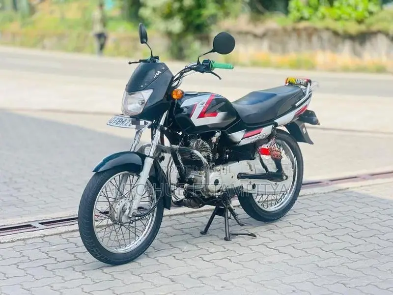 Bajaj CT100 2014