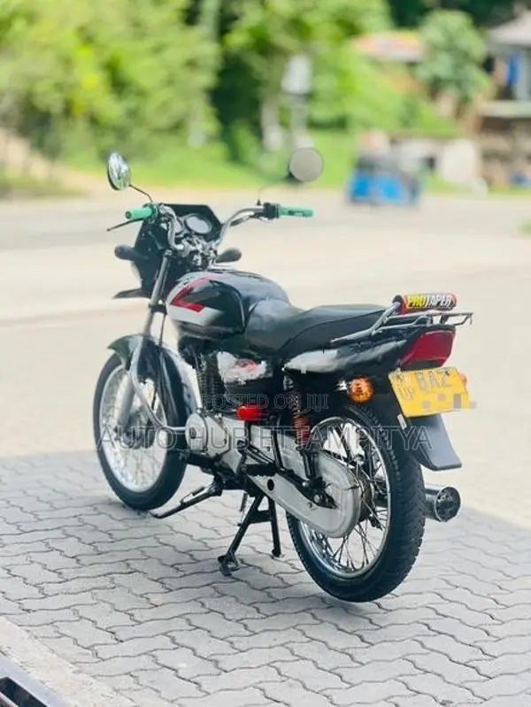 Bajaj CT100 2014