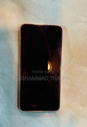Samsung Galaxy S22 (Used)