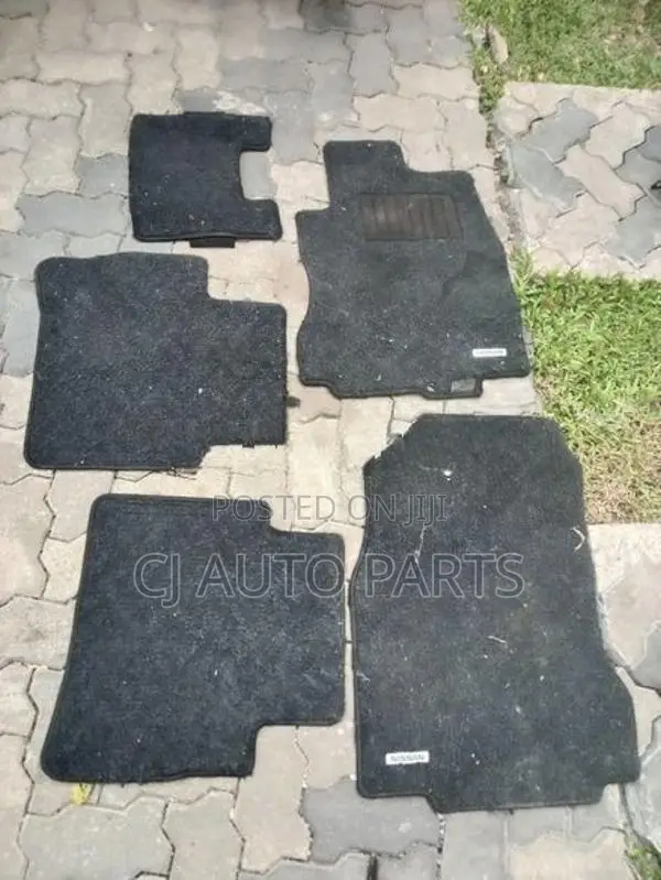 Nissan Wingroad Y12 Carpet Set