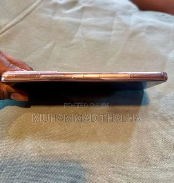 Samsung Galaxy S22 (Used)