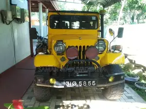 Mitsubishi 4DR 1980