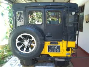 Mitsubishi 4DR 1980