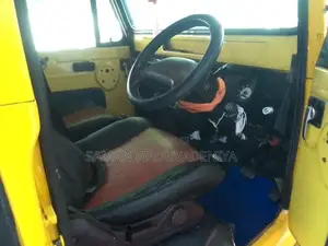 Mitsubishi 4DR 1980