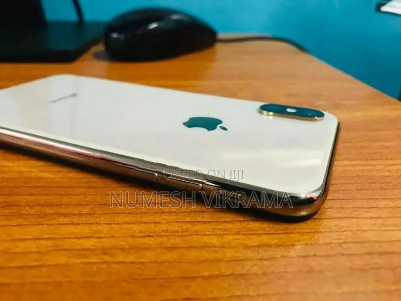 Apple iPhone XS (Used)