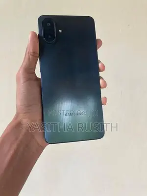 Samsung Galaxy A70 (Used)
