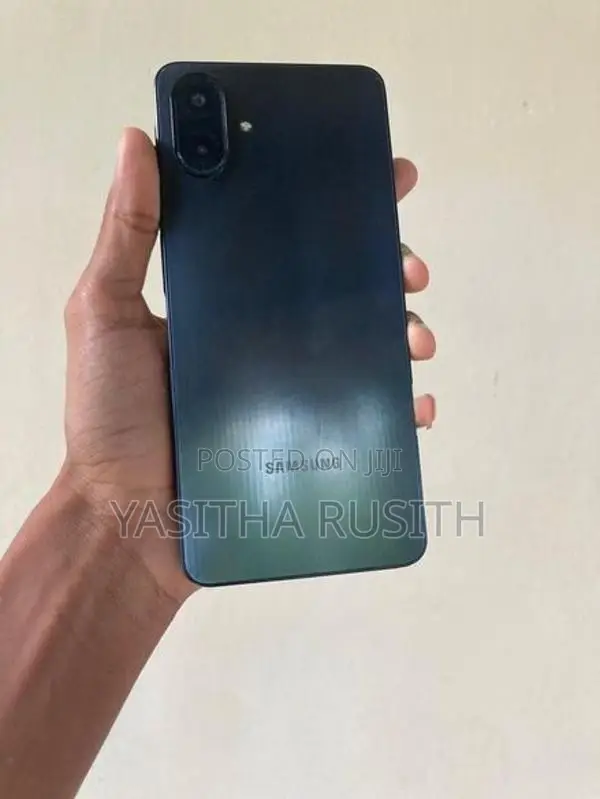 Samsung Galaxy A70 (Used)