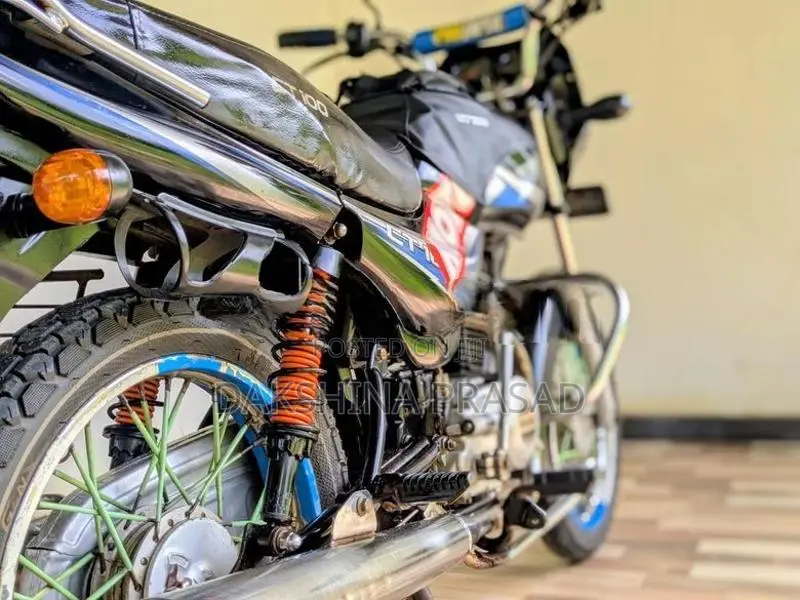 Bajaj CT100 2016