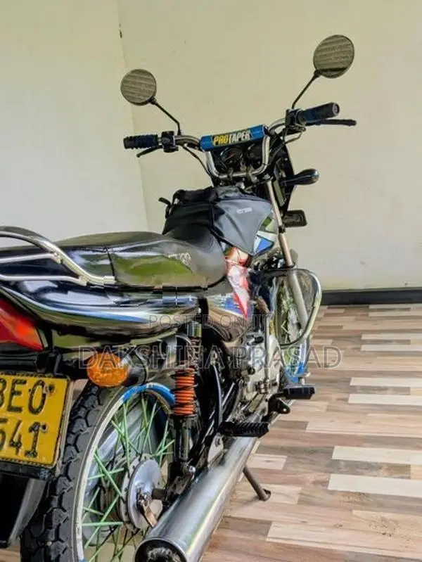 Bajaj CT100 2016