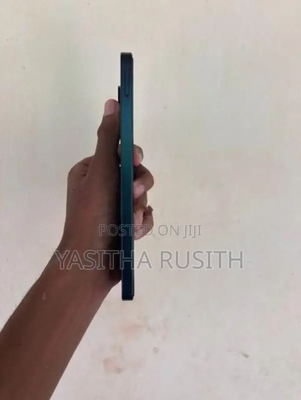 Samsung Galaxy A70 (Used)