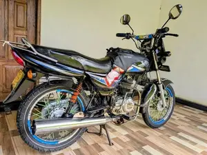 Bajaj CT100 2016
