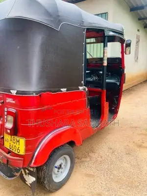 Bajaj RE 2016