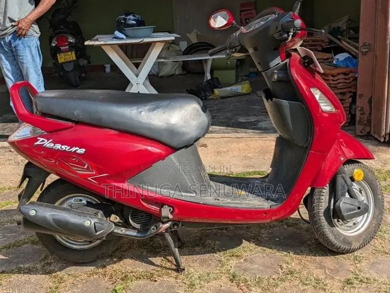 Hero Pleasure Plus 2012